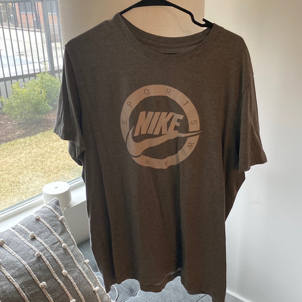 Like new XL Nike sportswear t shirt